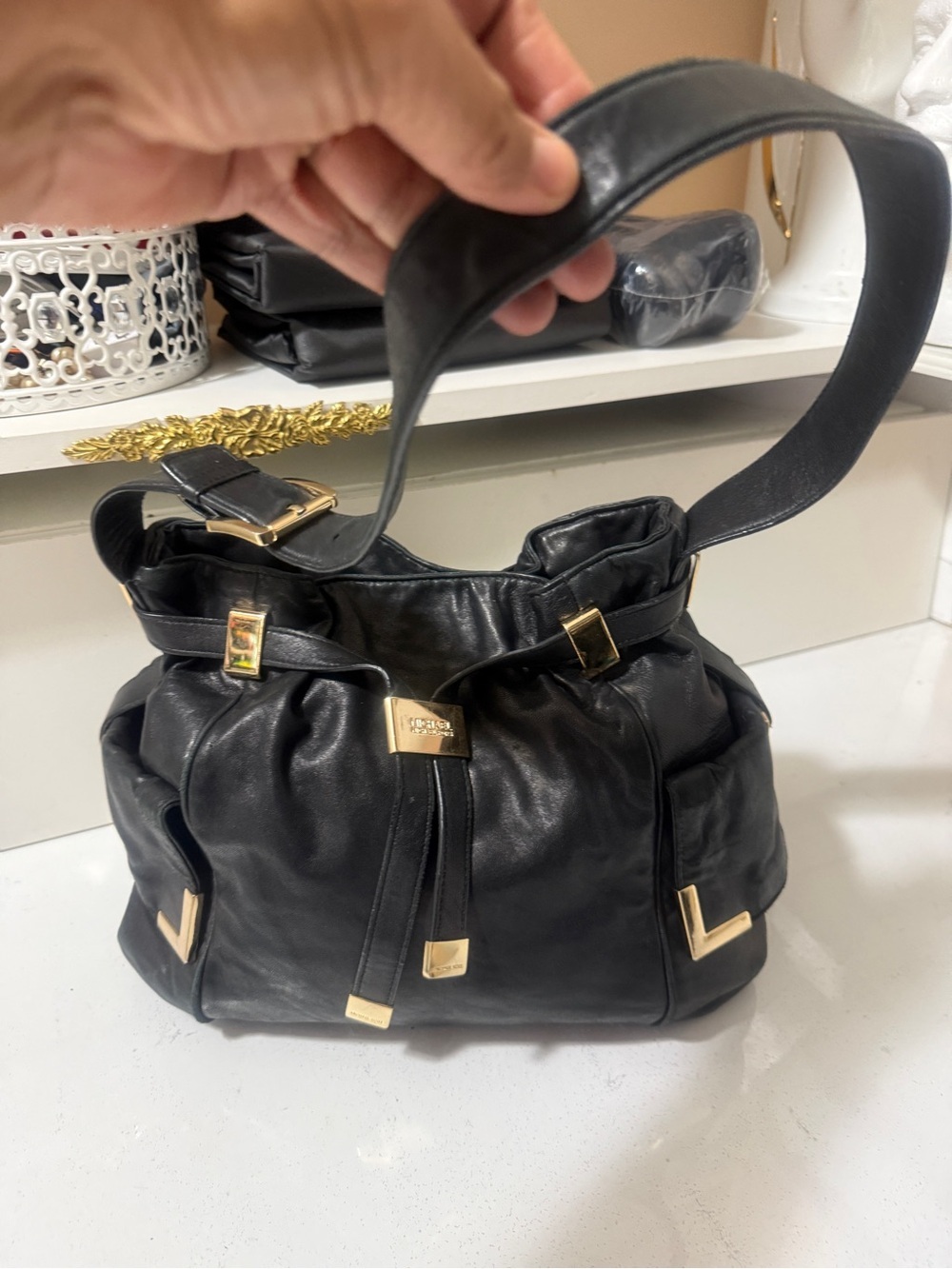 Leather hobo shoulder bag, Michael Kors Beverly, black with gold hardware